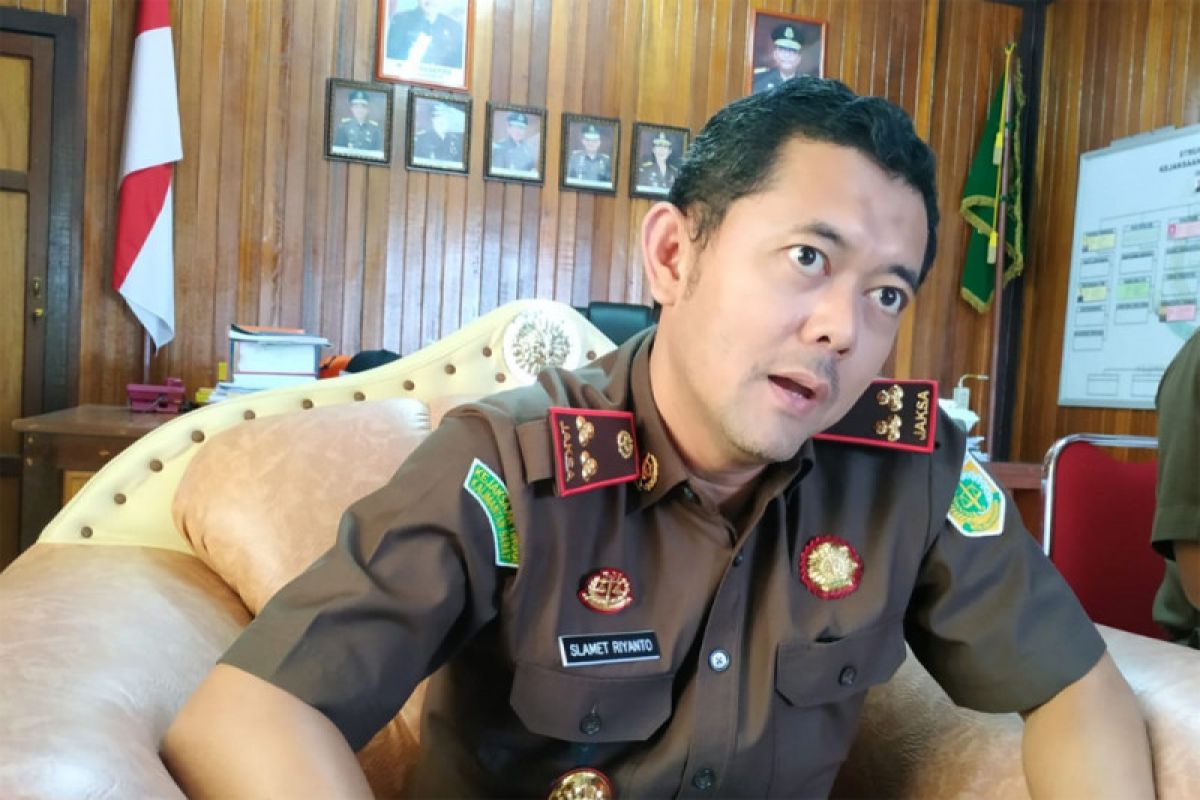 Kejari Kapuas Hulu minta Bea Cukai ungkap pemodal batu antimoni