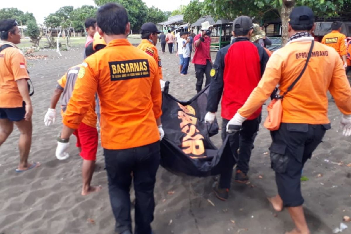 Jenazah Wisatawan Terseret Ombak Pantai Payangan Jember Ditemukan (Video)