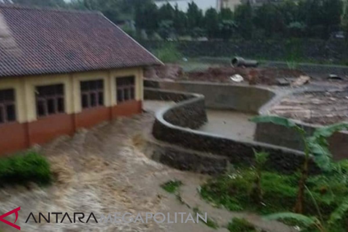 Pemkot Sukabumi perketat rekomendasi relokasi aliran sungai