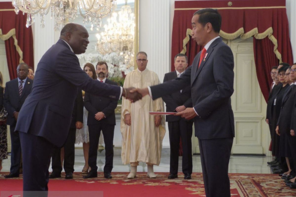 President Jokowi receives credentials from 11 foreign ambassadors