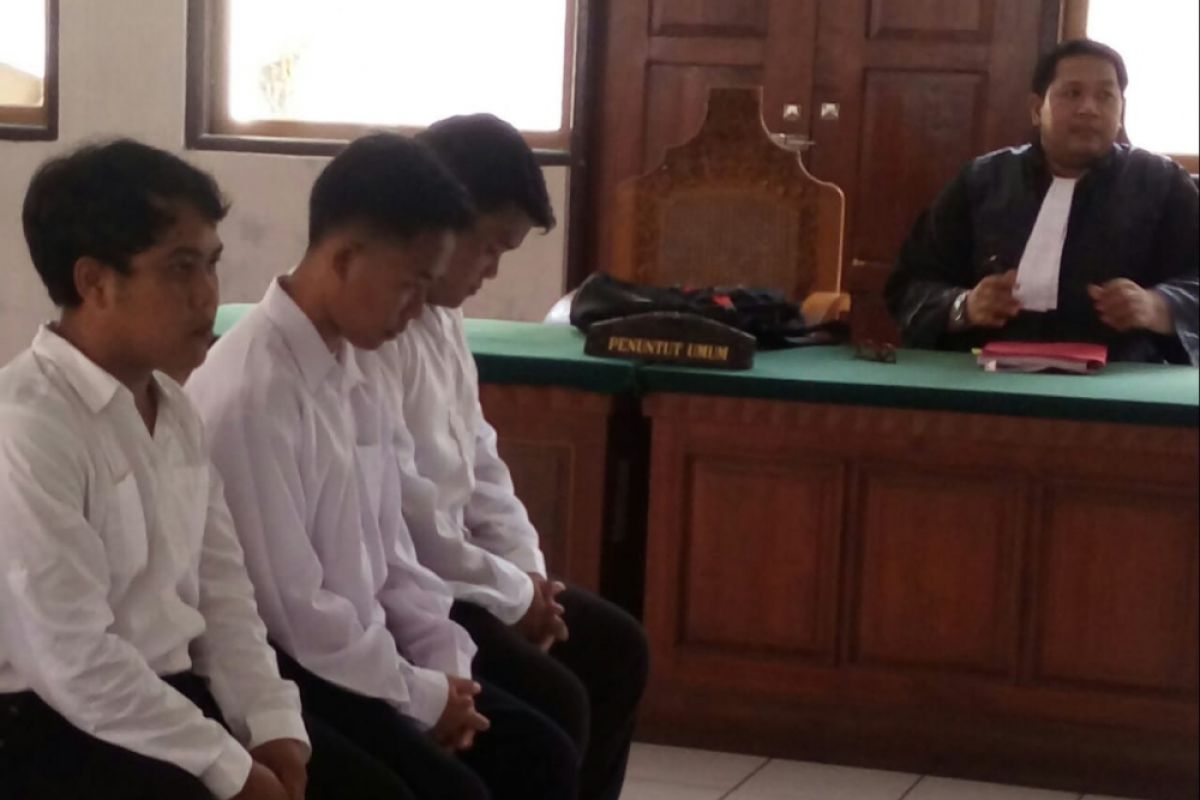 Tiga pengedar 1.000 pil koplo di Bali dituntut ringan