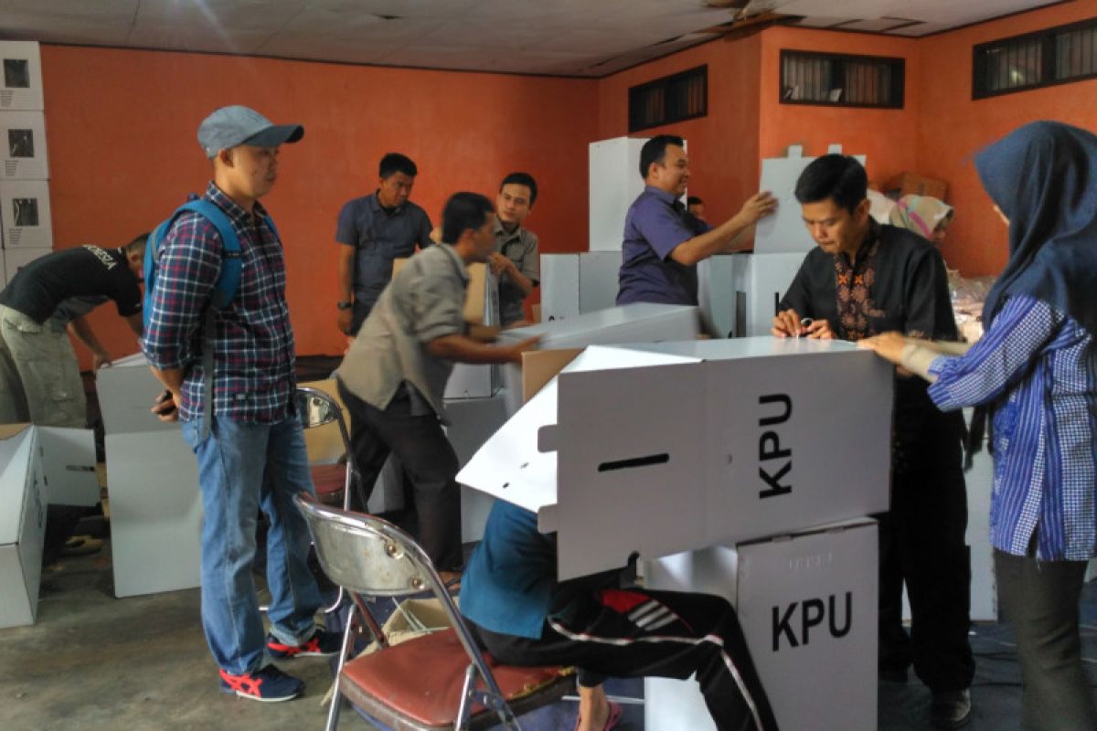 KPUD Batanghari mulai rakit kotak suara pemilu 2019