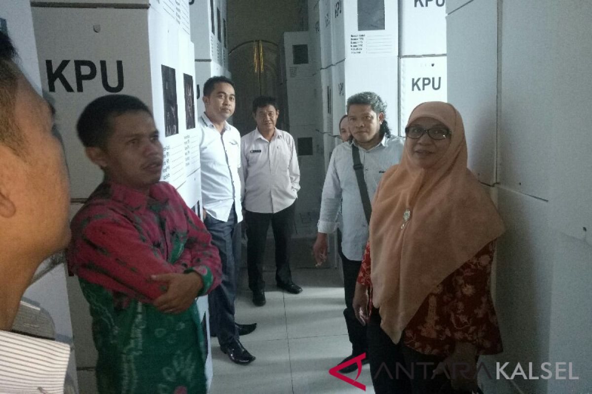 Kotak Suara di gudang logistik KPU selesai dirakit