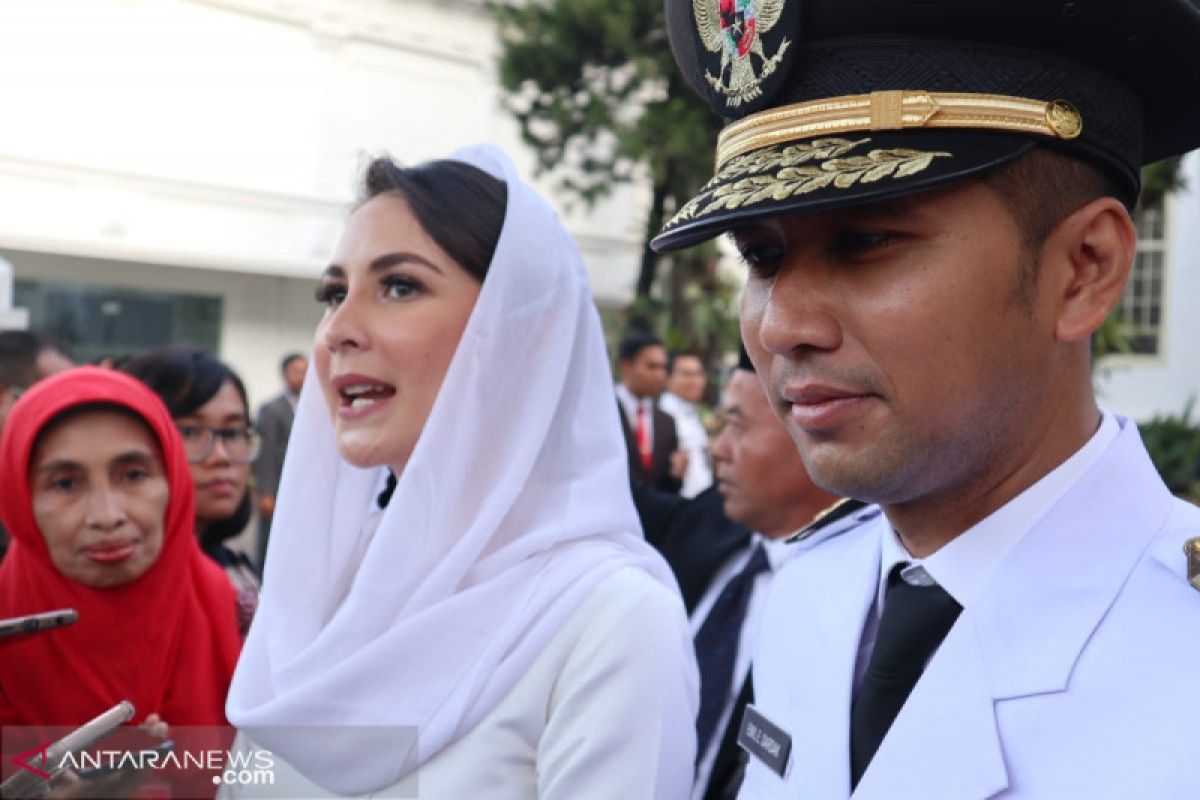 Arumi dipesani Iriana Jokowi agar menjaga Emil Dardak