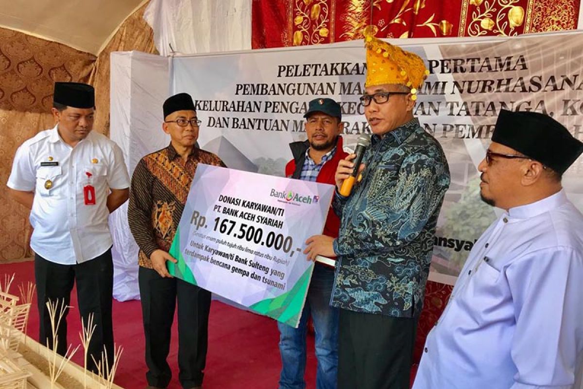 Bank Aceh Syariah serahkan bantuan Rp167 juta ke Palu