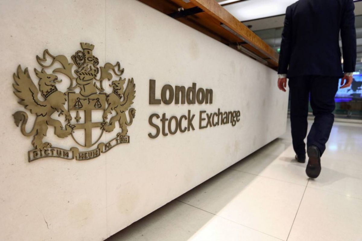 Bursa Inggris melemah, Indeks FTSE 100 Inggris ditutup turun 53,24 poin