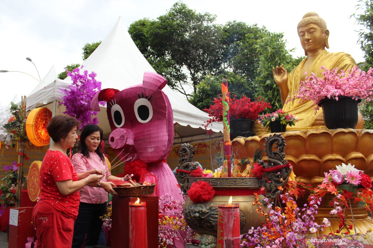 26 replika naga ikuti cap go meh di Pontianak