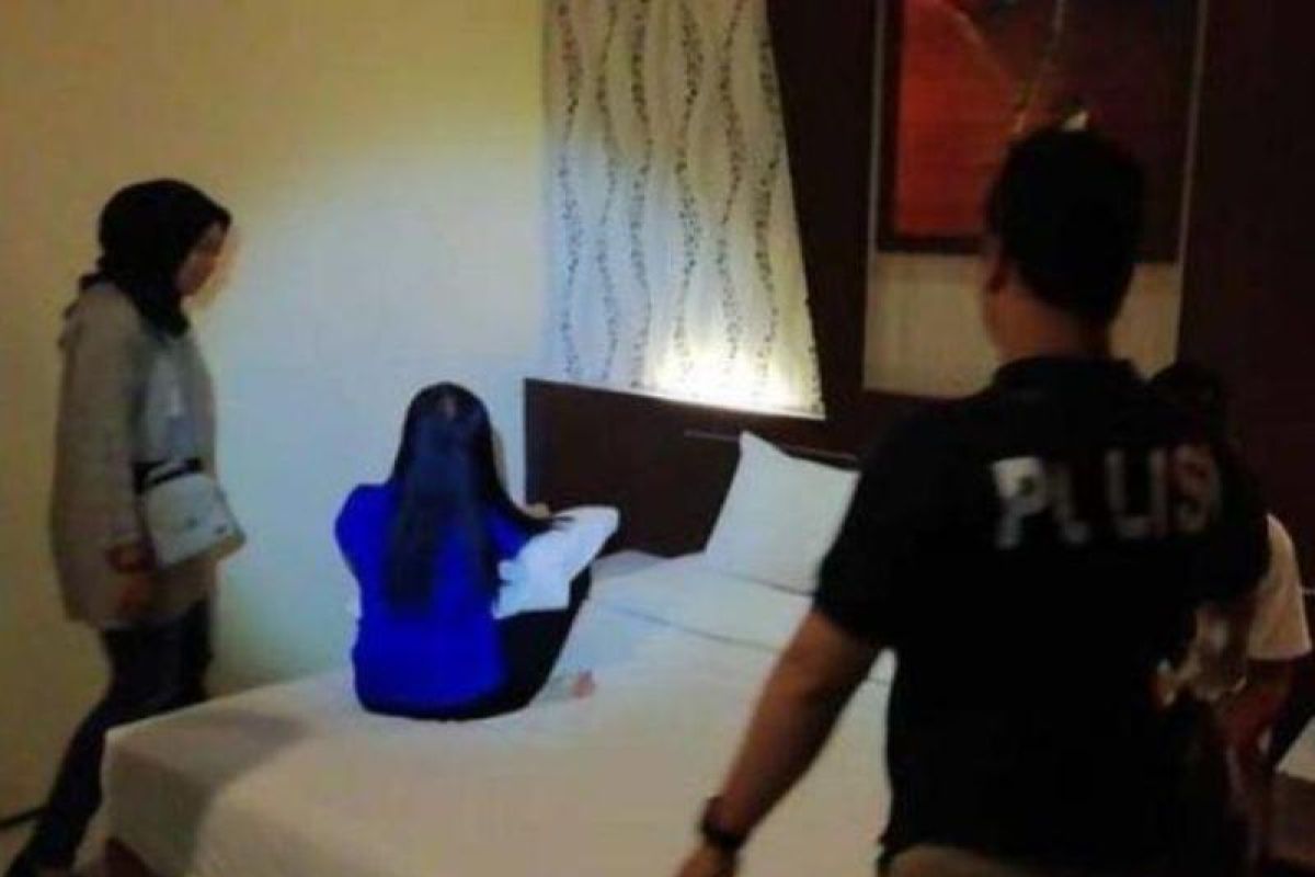 Polisi tetapkan aktris Cynthiara Alona tersangka prostitusi daring