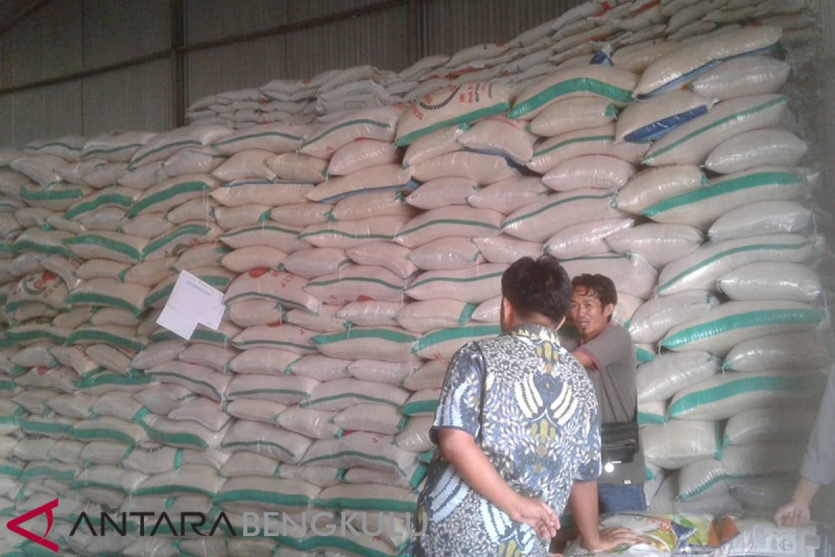 Demi kestabilan harga beras, Bulog Rejang Lebong gelar operasi pasar hingga Mei