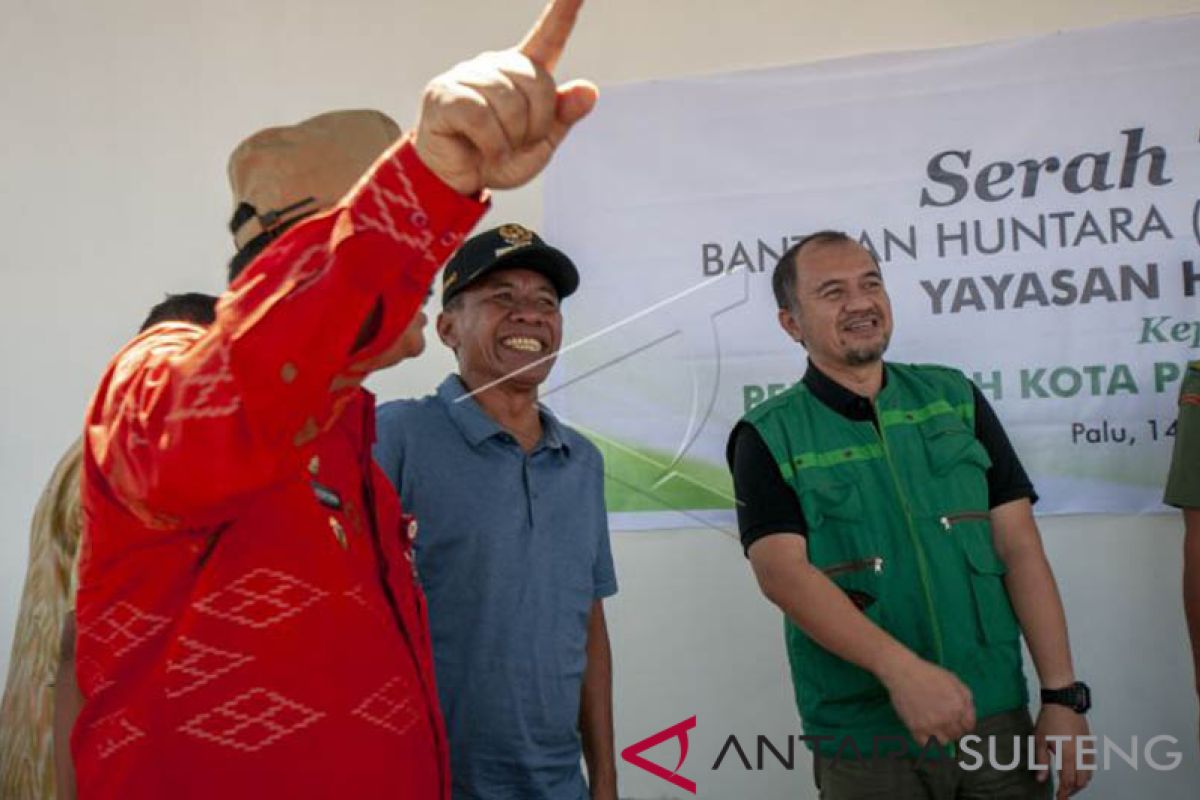 Kalla Grup serahkan huntara untuk korban bencana Palu