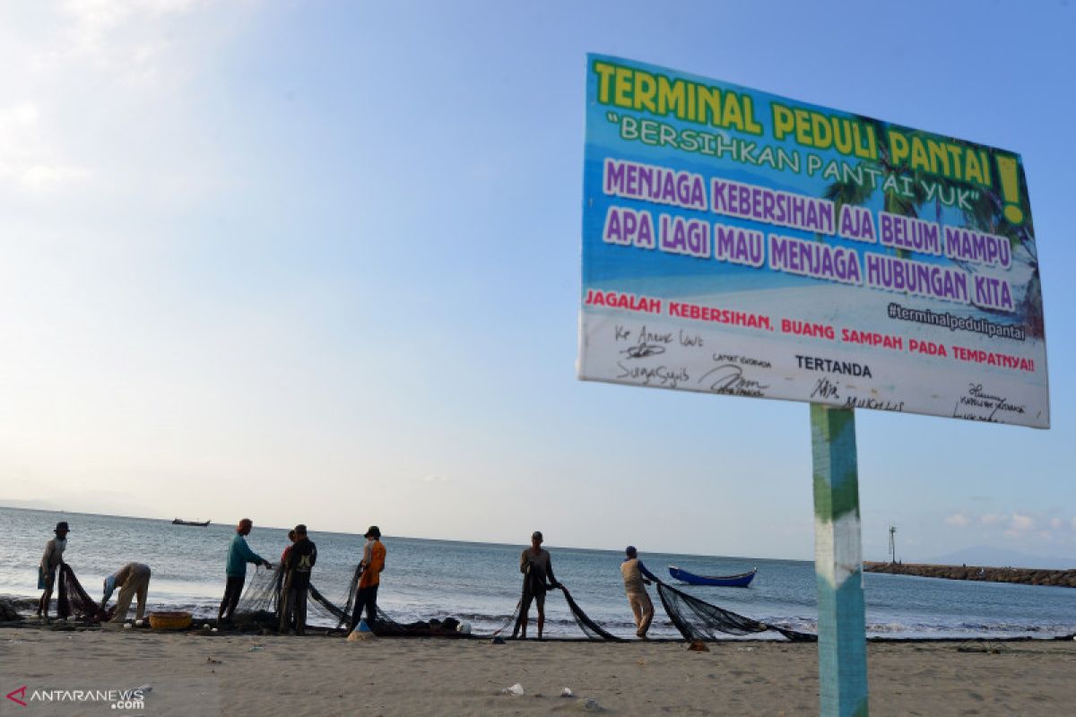 Keindahan yang terganggu sampah