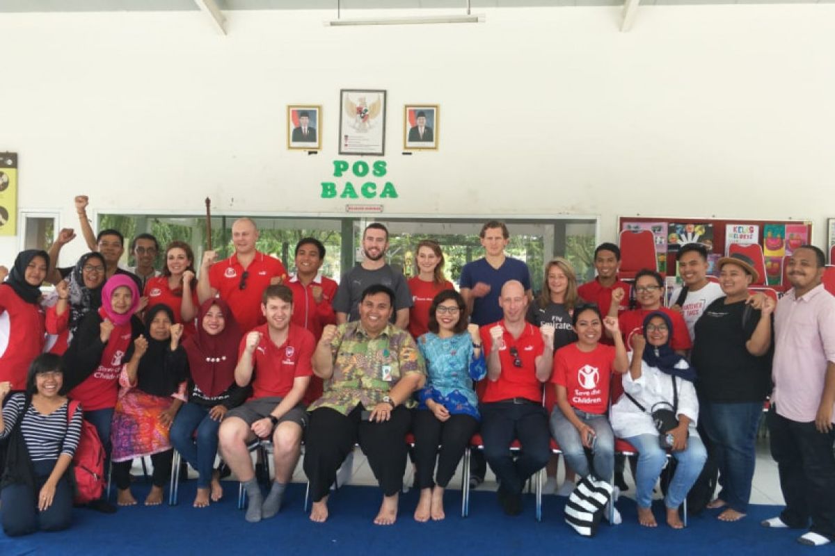 Arsenal Foundation dan Save the Children pantau hasil pelatihan futsal