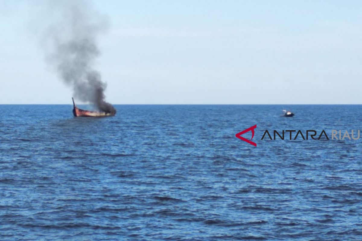 Tujuh Penumpang Kapal MT Adinda yang Meledak Selamat