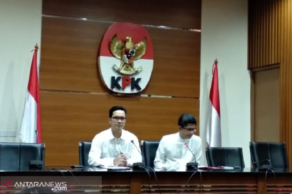 KPK Cegah 4 Orang Terkait Suap Kepada Eni Saragih