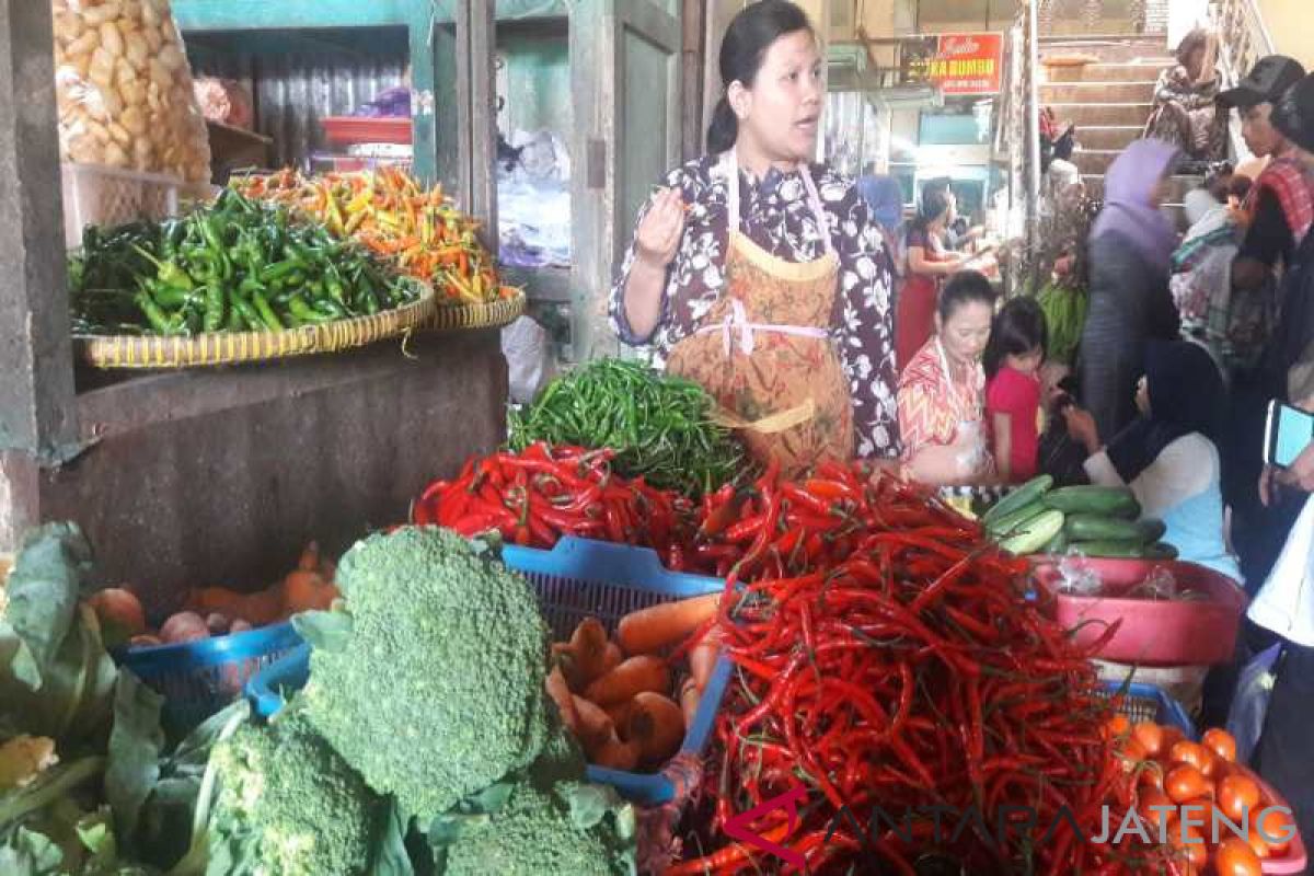 Pasokan melimpah, harga sayuran di Temanggung merosot