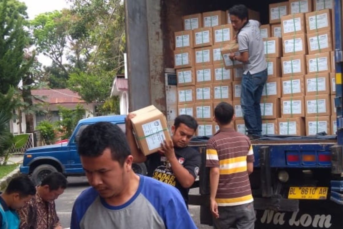 Tiga jenis surat suara Pemilu sampai di Pematangsiantar