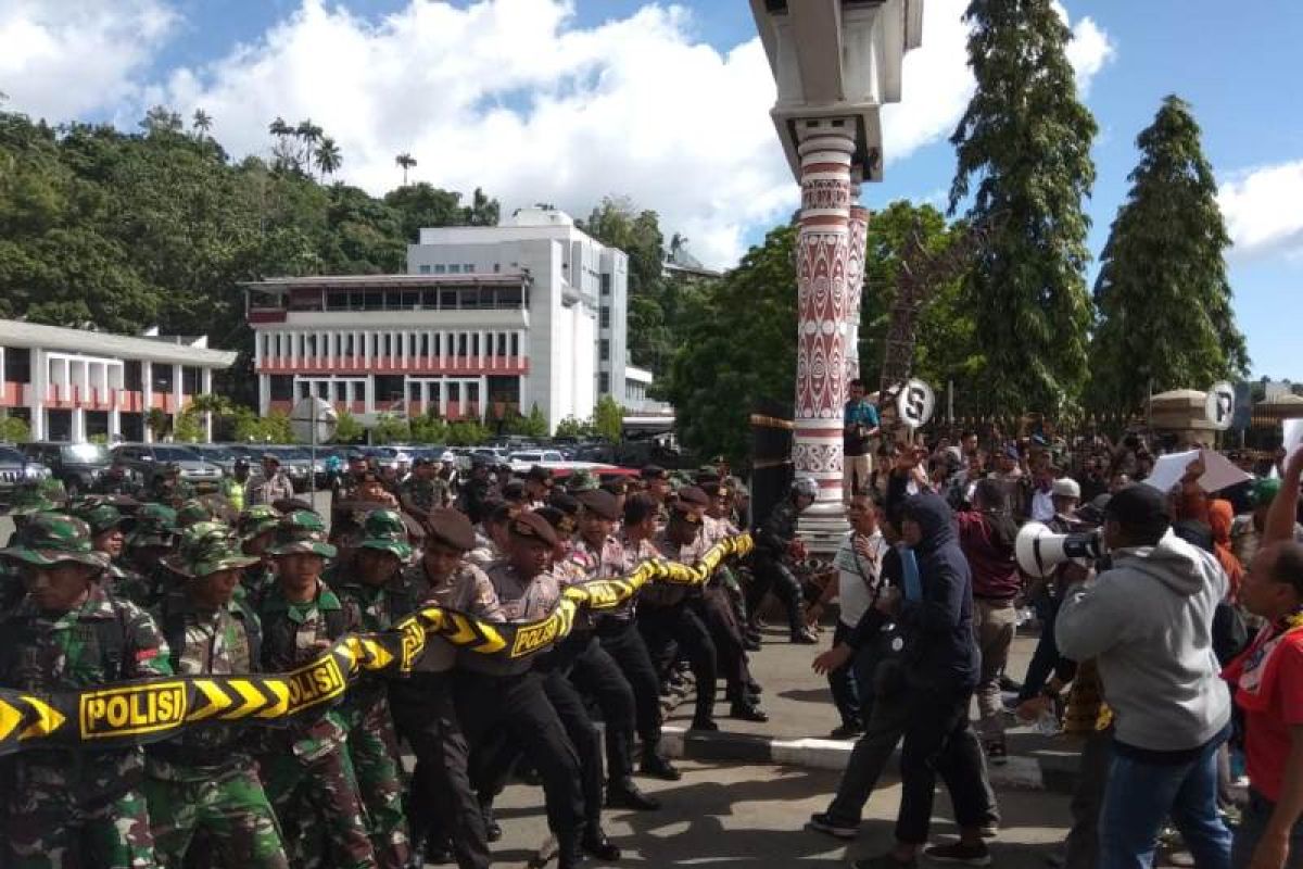 Kodam-Polda Papua gelar simulasi pengamanan pileg-pilpres 2019