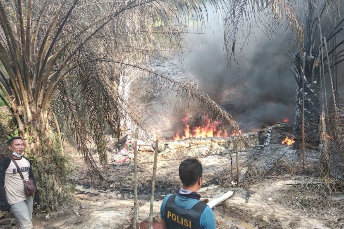 Penjelasan Pertamina terkait  sumur minyak terbakar di Batanghari ilegal