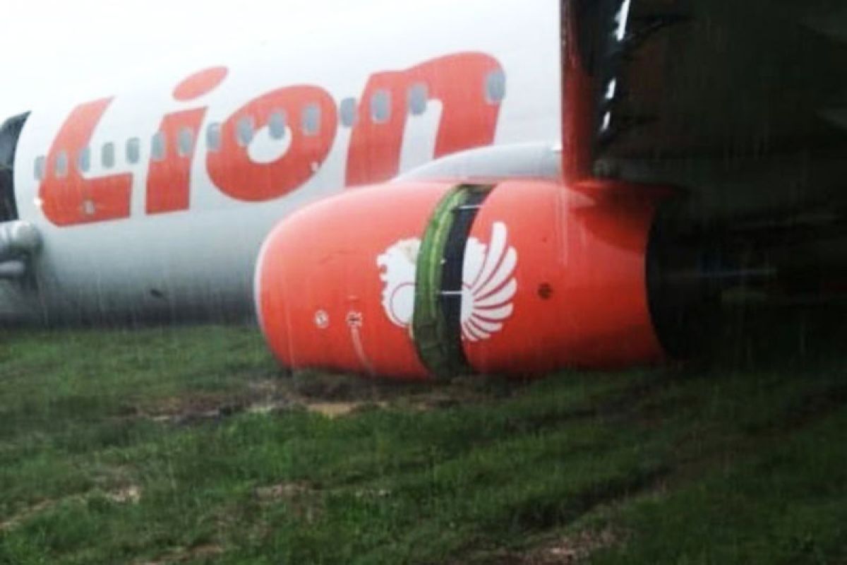 Pesawat Lion Air tergelincir, ratusan penumpang selamat