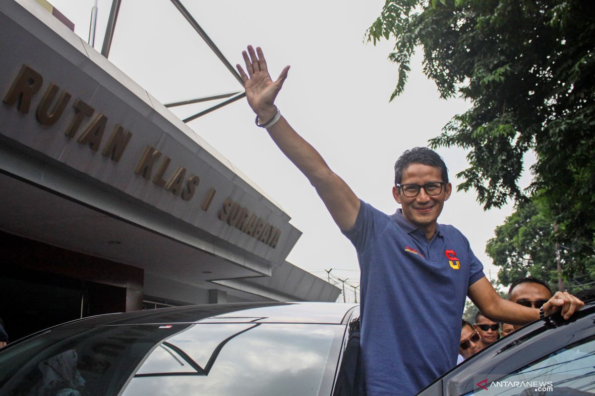 Sandiaga Uno visits Ahmad Dhani at East Java`s Medaeng prison