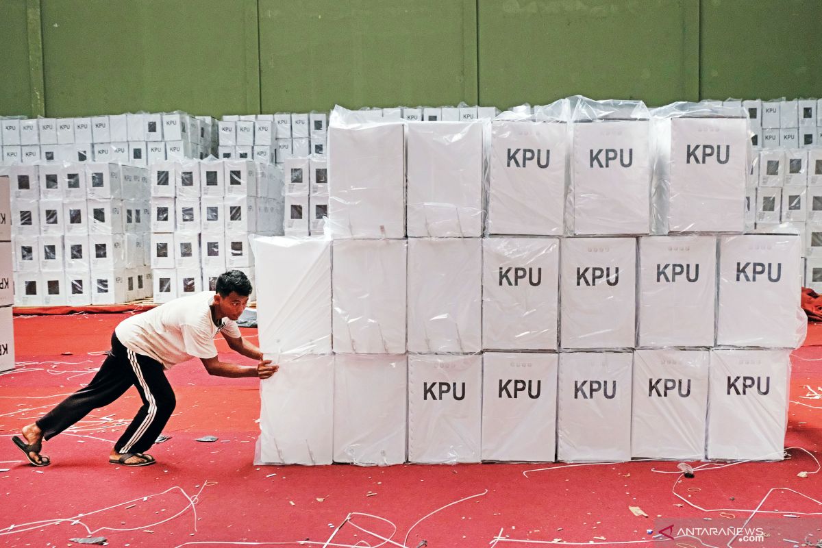 KPU Surakarta temukan 58 kotak suara rusak