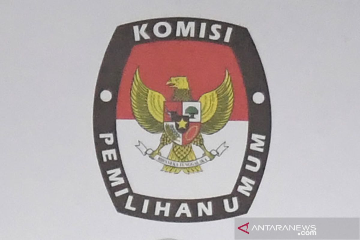 KPU Garut temukan dua kotak suara rusak