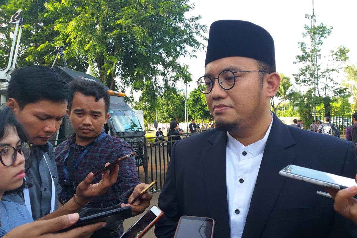 Prabowo Subianto officially names Dhanil Anzar as his spokesman