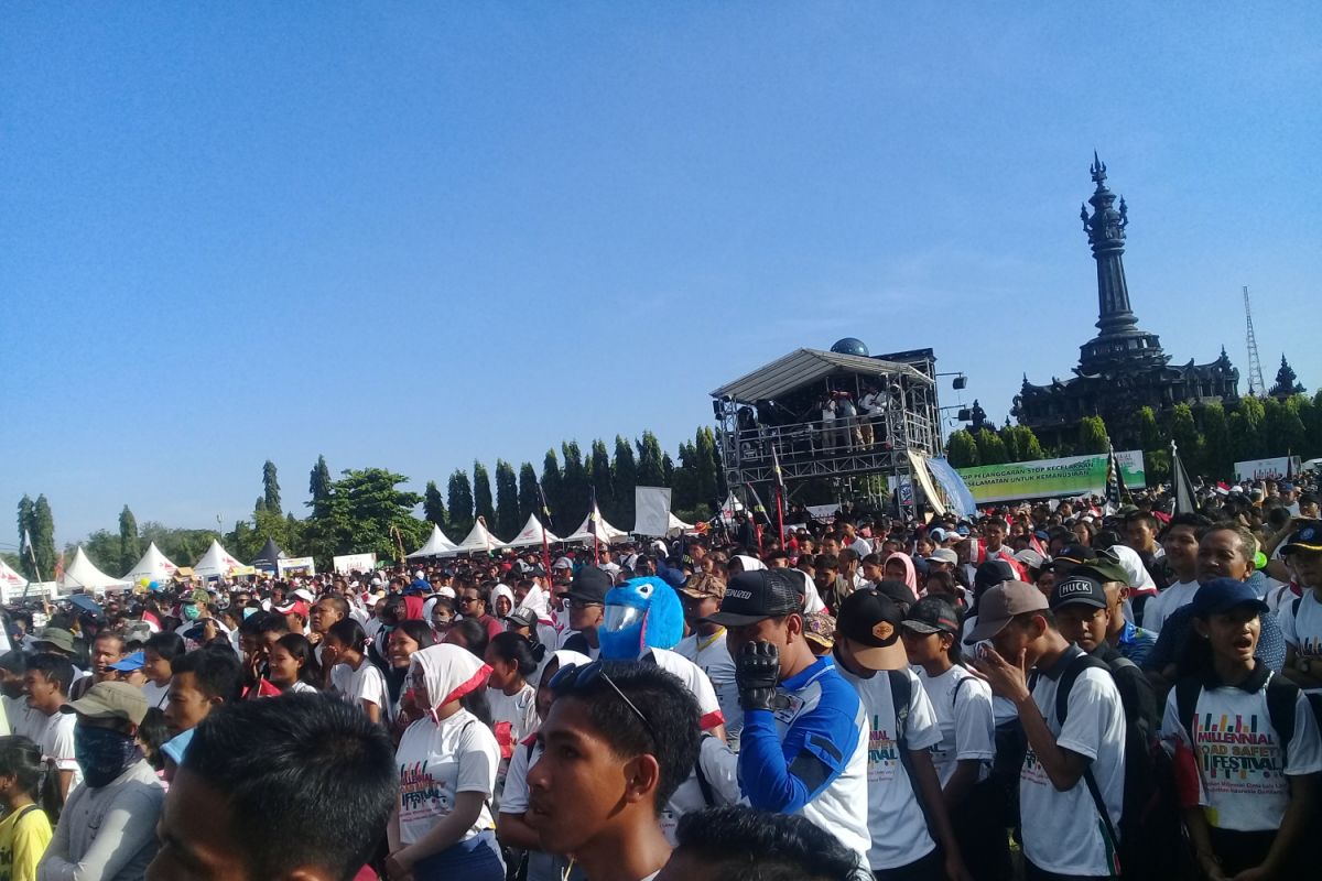 60.000 masyarakat Bali hadiri Milenial Road Safety Festival (video)