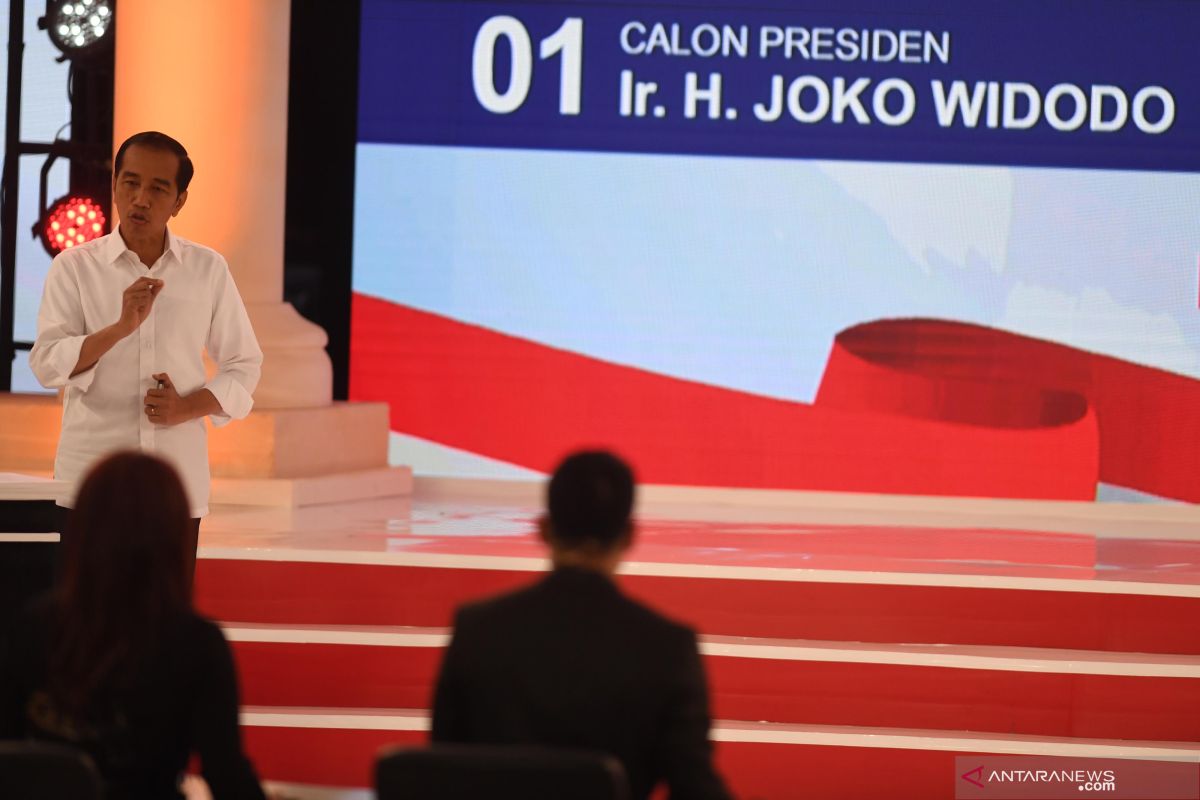 Relawan Pro-Jokowi Papua gelar nonton bareng Debat Capres