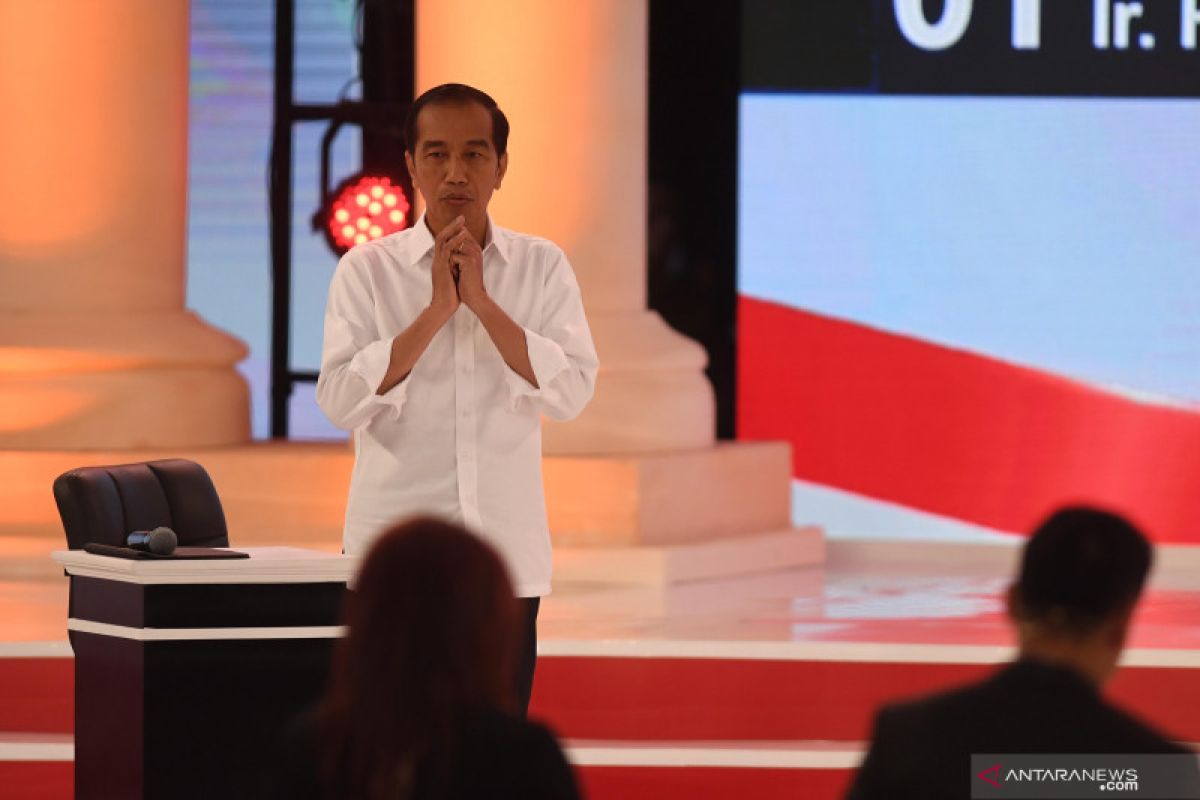 Jokowi kenalkan konsep "market place" online kepada petani