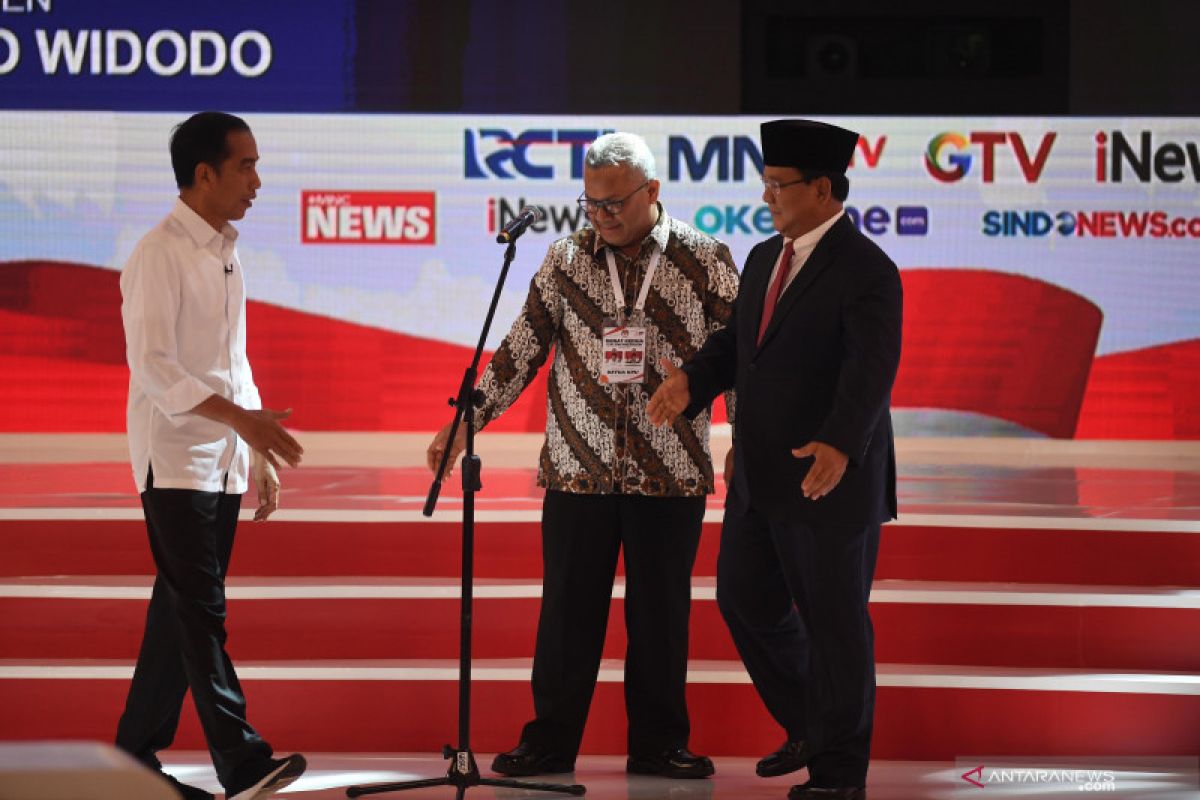 Warga terdampak PLTU Bengkulu nobar debat capres