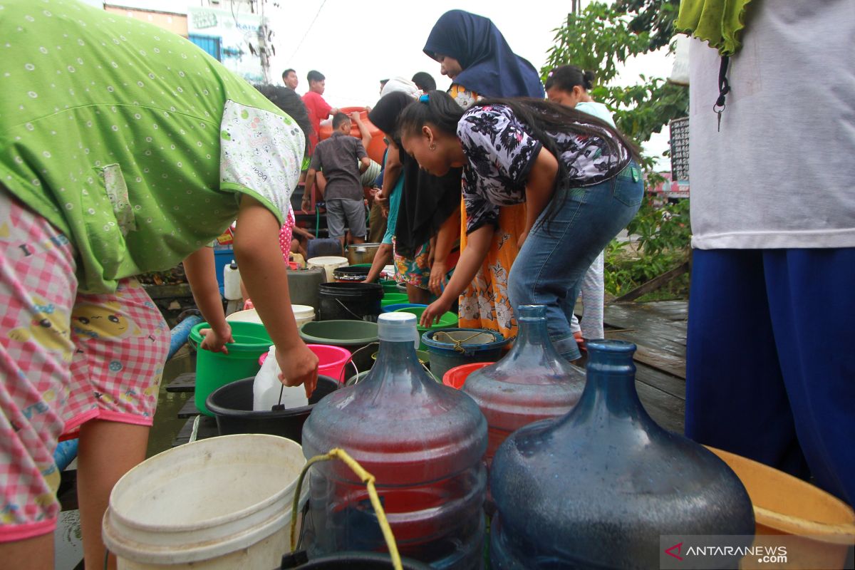 Martapura River water starts salty