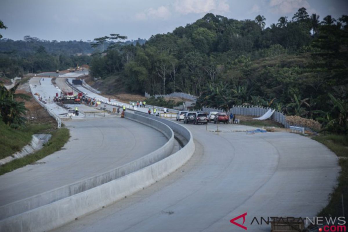 Presiden pastikan tol Balikpapan-Samarinda selesai 85,7 persen