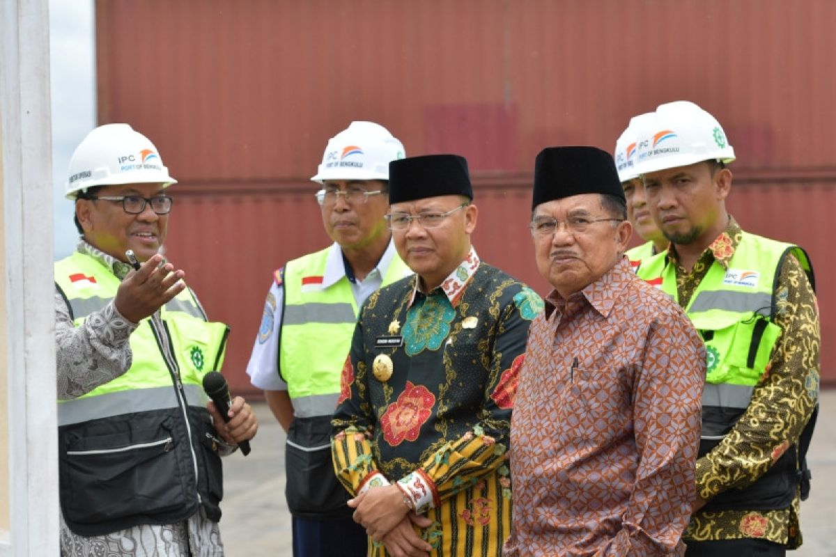 Wapres Jusuf Kalla apresiasi pengembangan dan penataan Pelabuhan Bengkulu oleh IPC