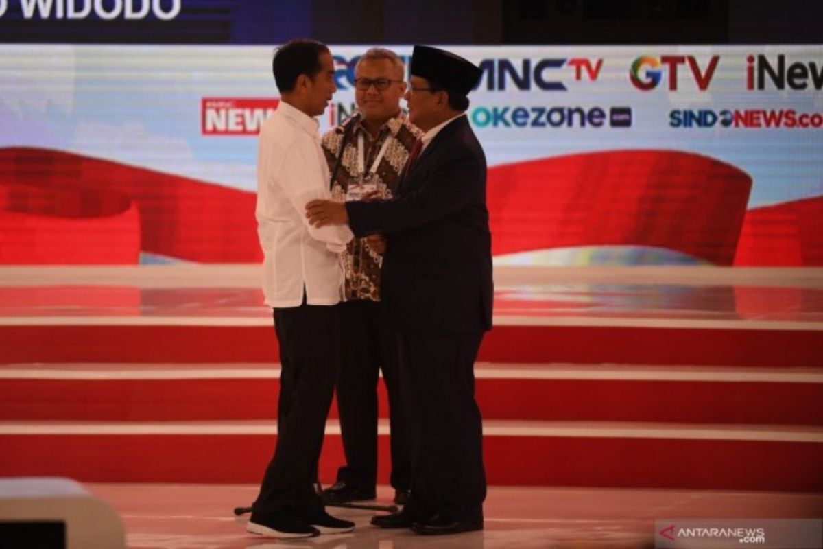Pengamat mode : Jokowi terkesan tulus, Prabowo tampil necis