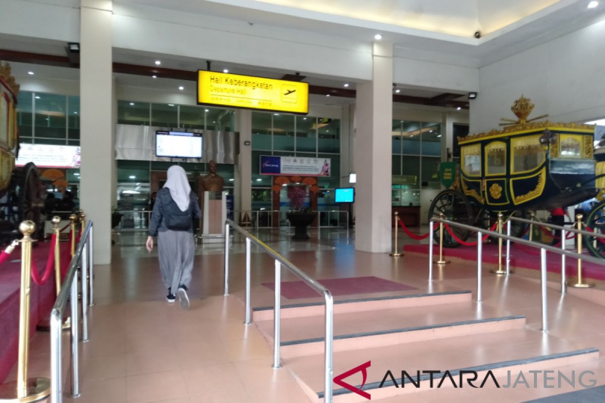 Bandara Adi Soemarmo ditutup selama 45 menit akibat hujan lebat