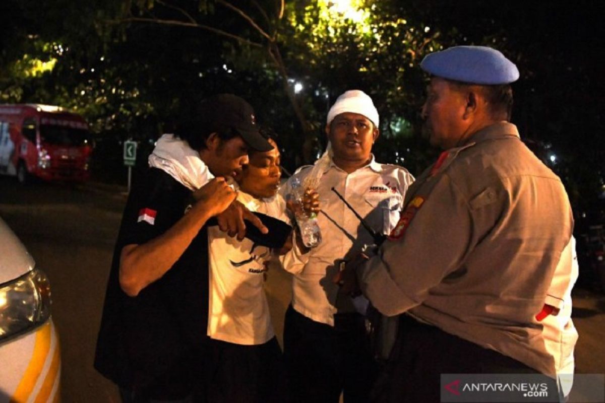 Puluhan Polisi Lakukan Barikade lokasi Sekitar ledakan