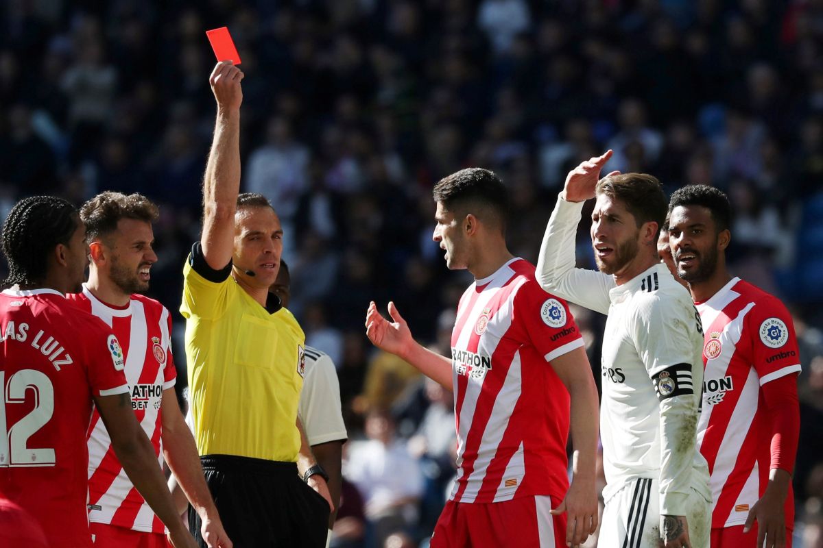 Ramos dituduh sengaja ingin dapatkan kartu kuning