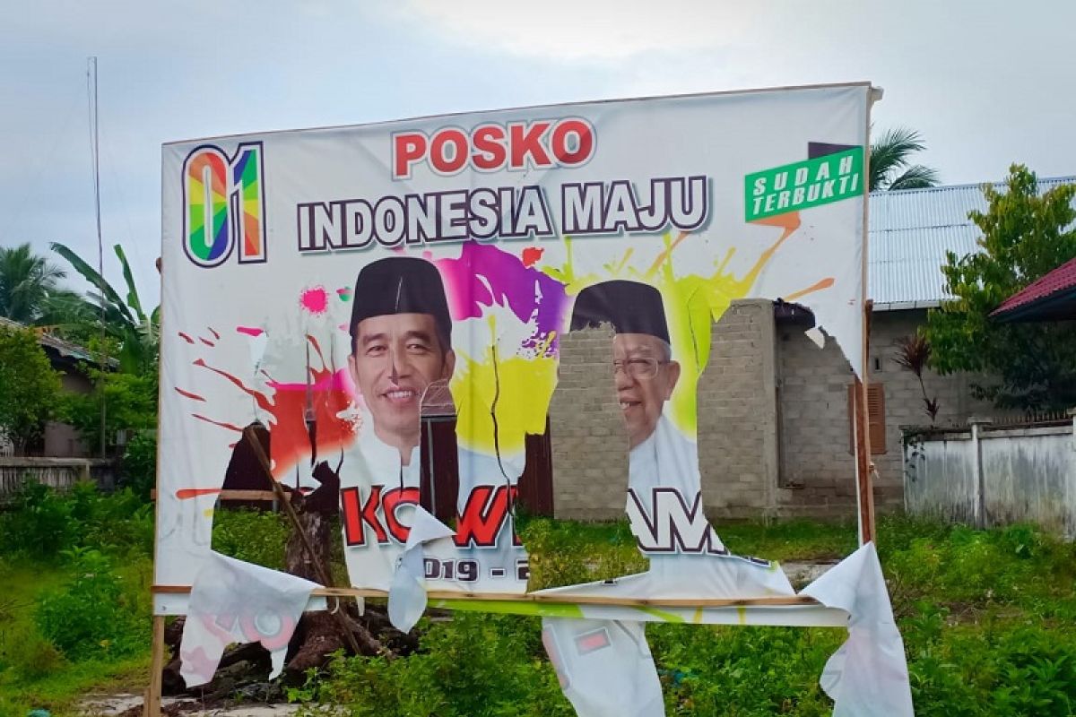 Baliho capres 01 dirusak di Tapteng, Altra bersikap