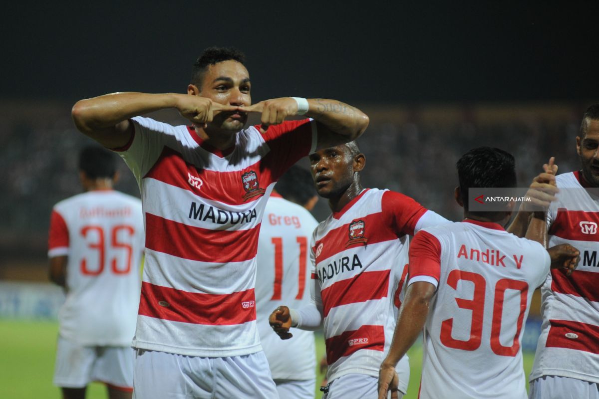 Madura United Lawan Sriwijaya FC