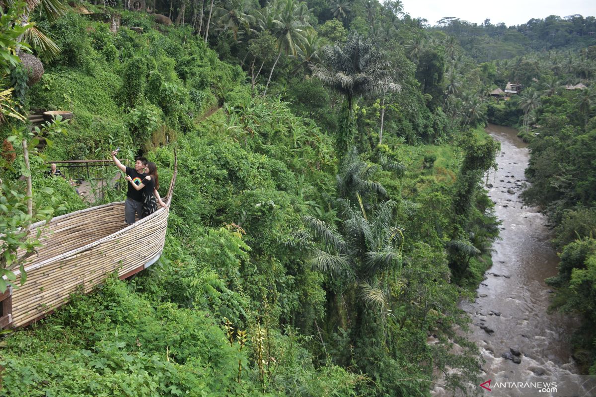 Merajut asa membangun desa wisata