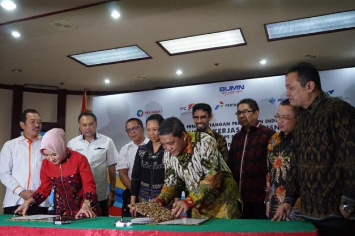 Sinergi Pelindo - Pertamina Sepakati Integrasi dan Pendayagunaan Aset Pelabuhan