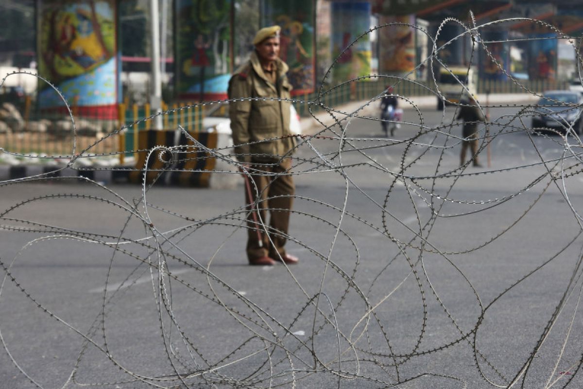 Empat tentara, satu sipil tewas akibat baku tembak di Kashmir