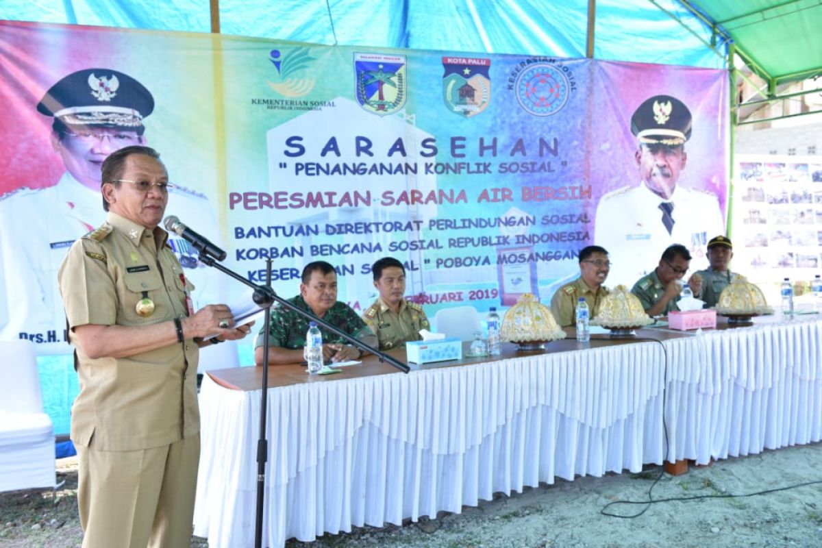 Gubernur Sulteng resmikan sarana air bersih program keserasian sosial