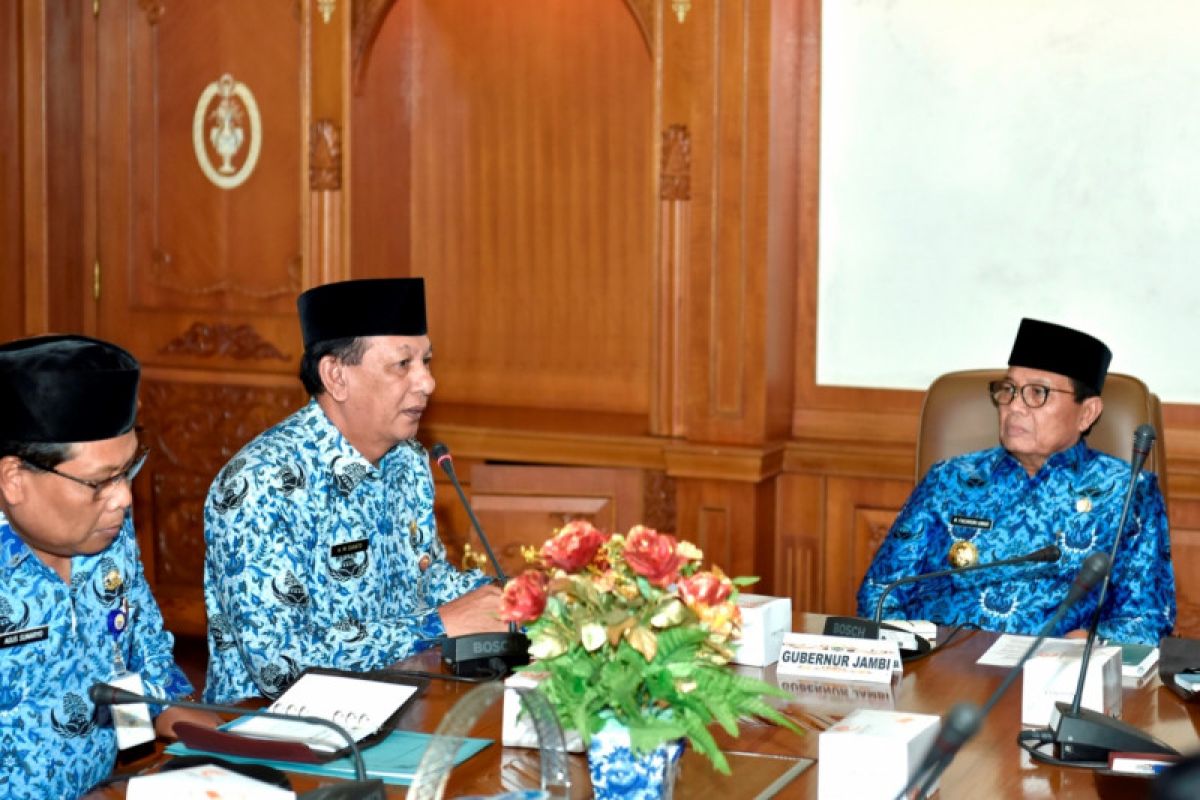 Program alat berat satu kecamatan di Provinsi Jambi tetap dilanjutkan