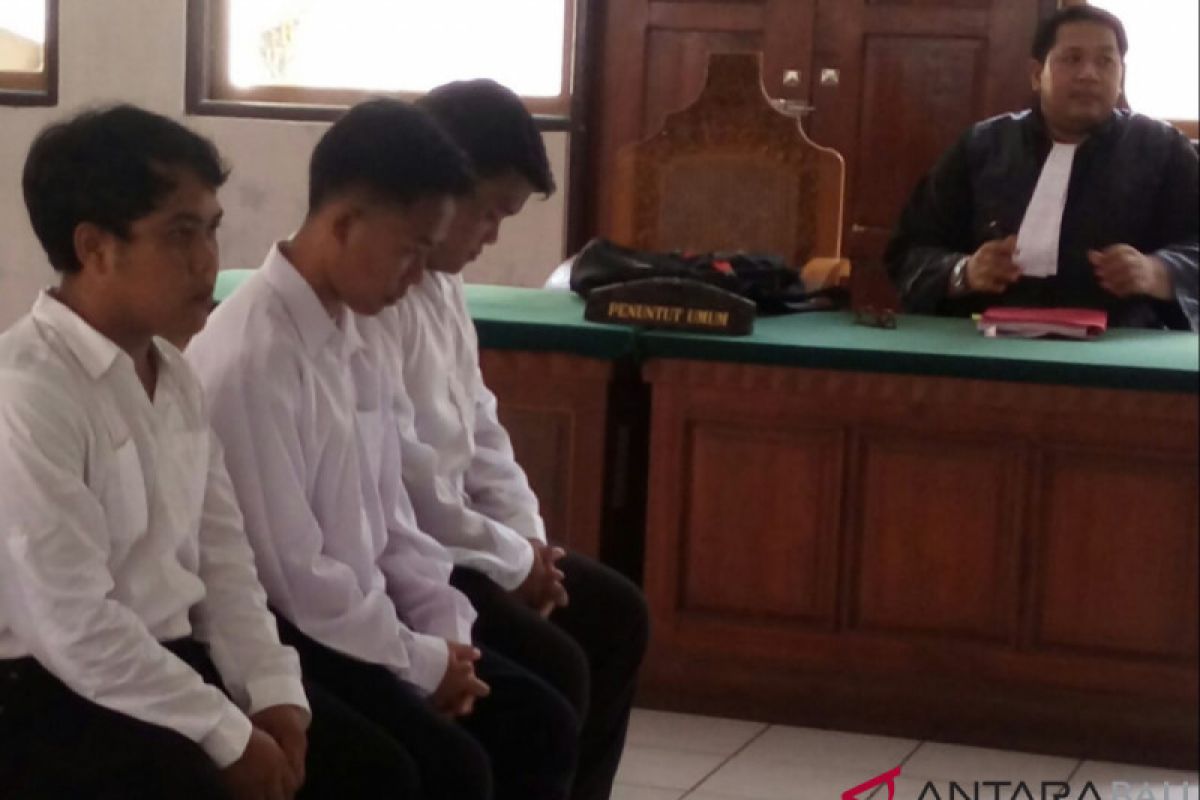 Hakim penjarakan tiga pengedar 1.000 pil koplo