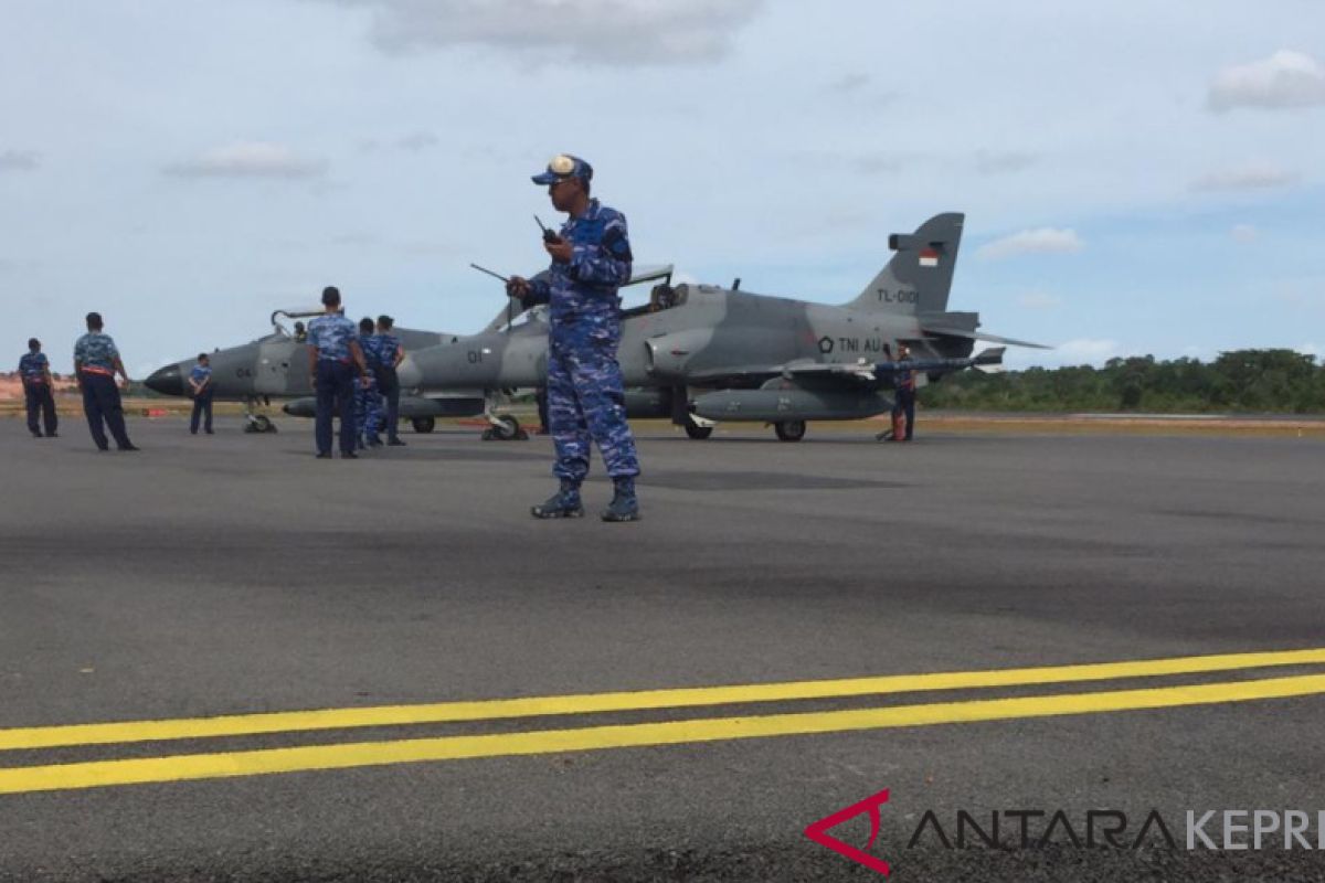 Pesawat tempur AU patroli di langit kepri