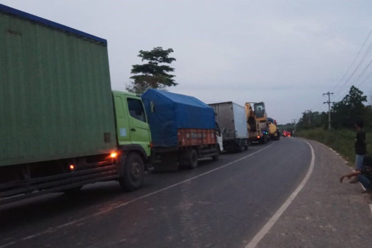 Jalan Lintas Timur di Tulangbawang-Mesuji rusak parah