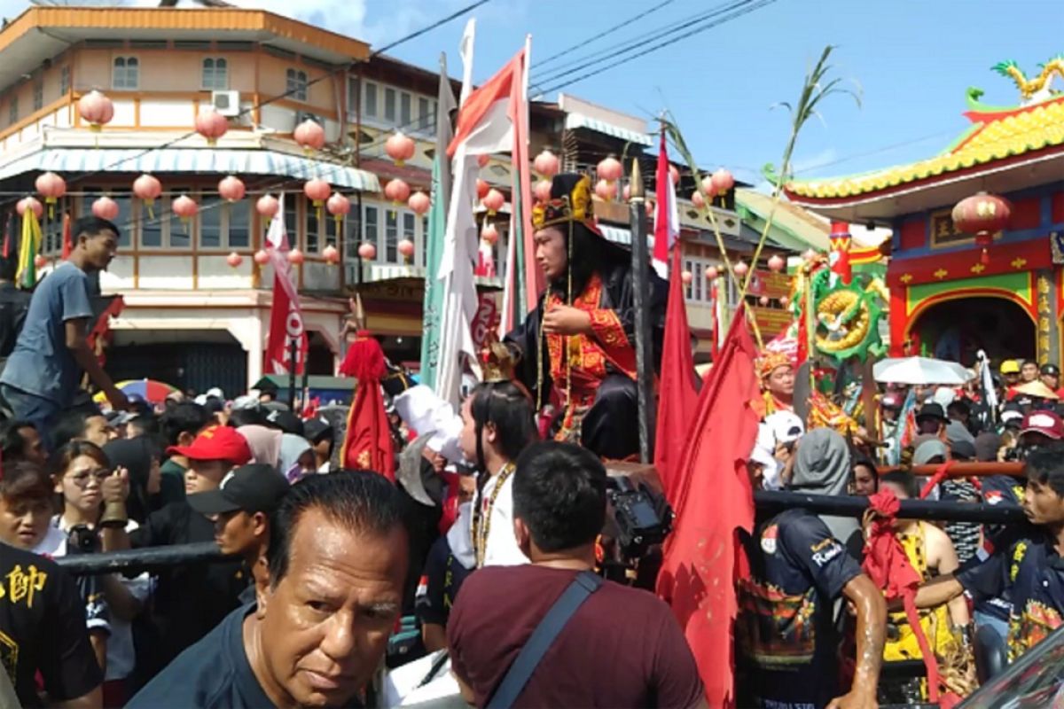 Menteri Agama lepas ratusan peserta festival CGM di Singkawang