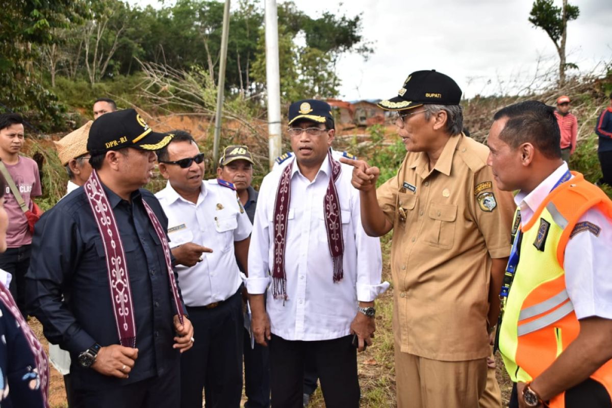 Menhub kunjungi Bandara Tebelian Sintang